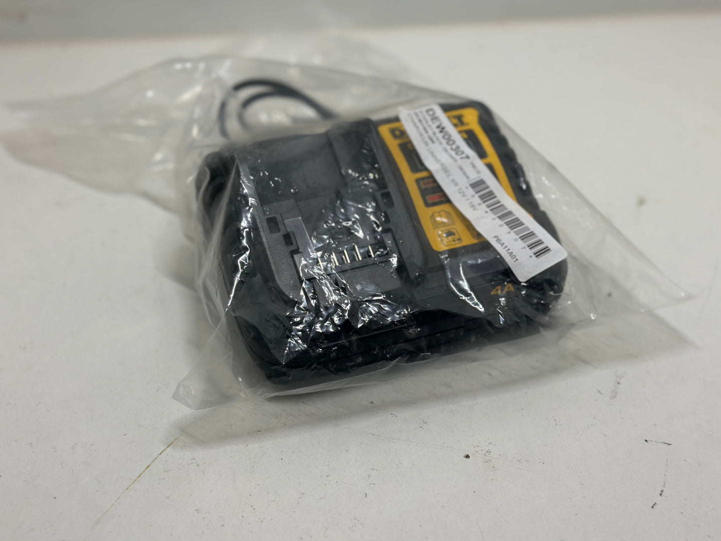 DeWalt - Chargeur universel XR 12V / 18V - DCB1104-QW