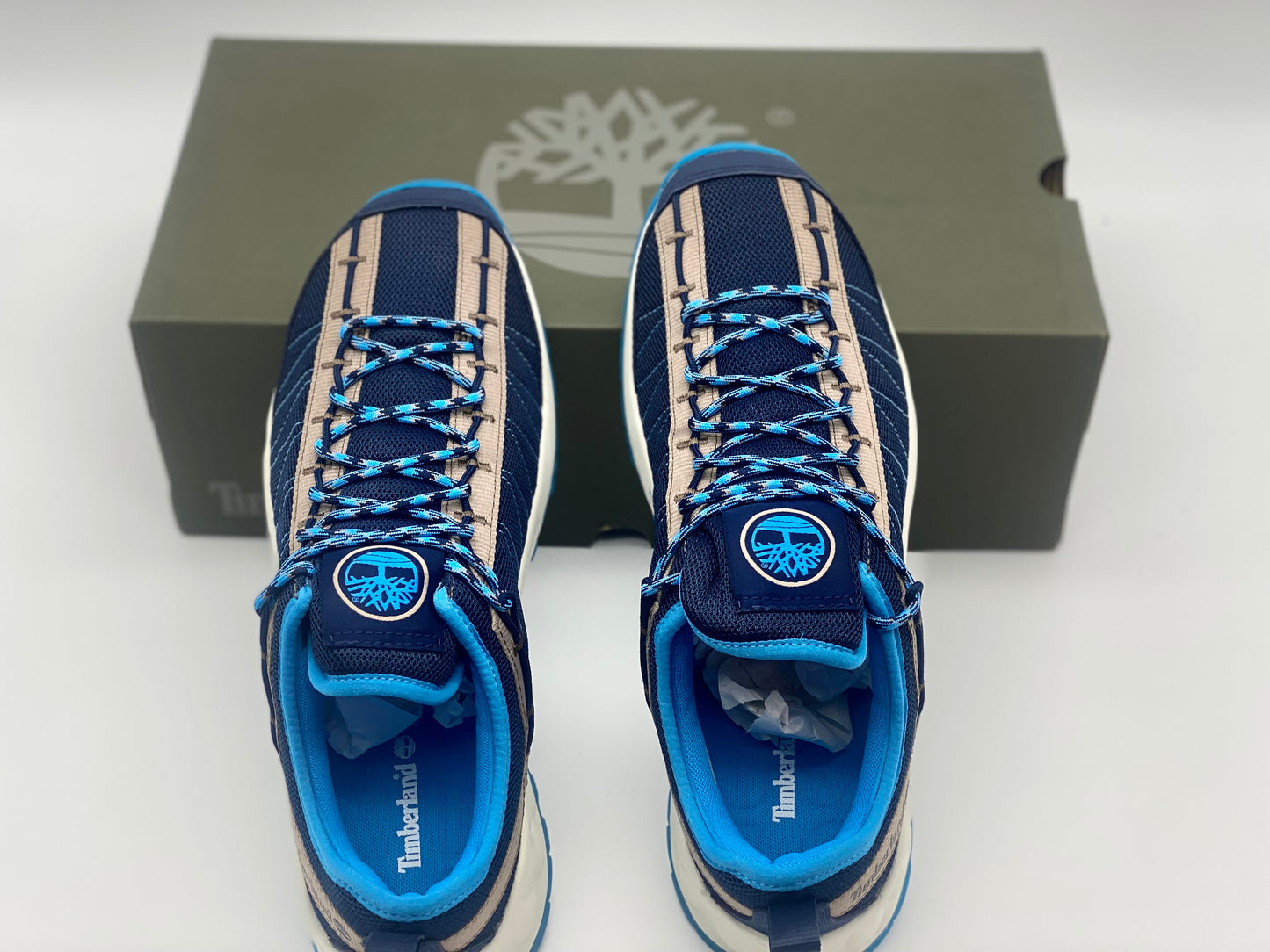 Timberland Baskets basses finition irréprochable taille 43/ et 44