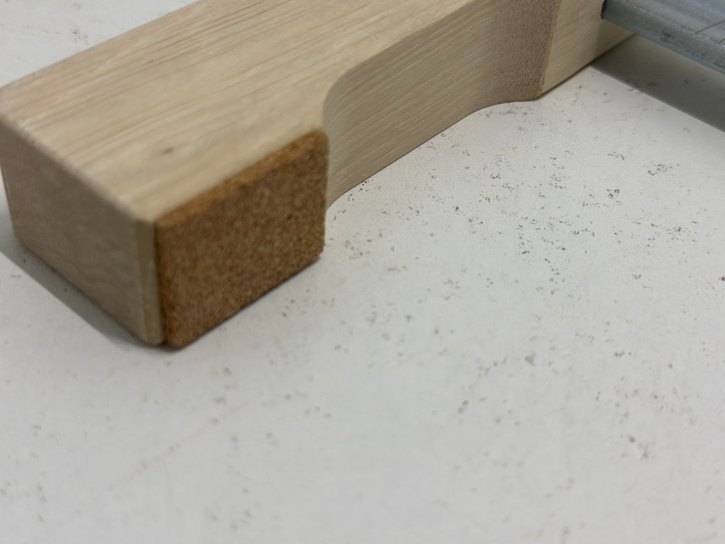 kwb Serre-joint en bois 300x110 avec surfaces en liège, largeur de serrage 300 mm, profondeur de serrage 110 mm, finition sans points de pression, serre-joint à serrage rapide pour maintenir
