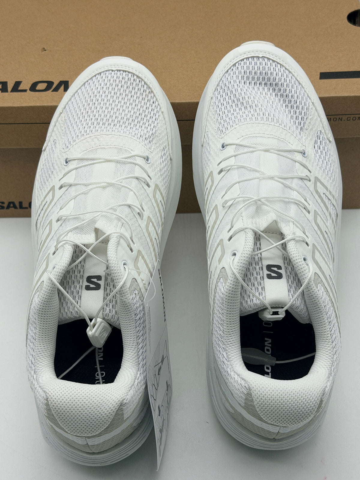 Chaussures de running Salomon blanches légères et confortables