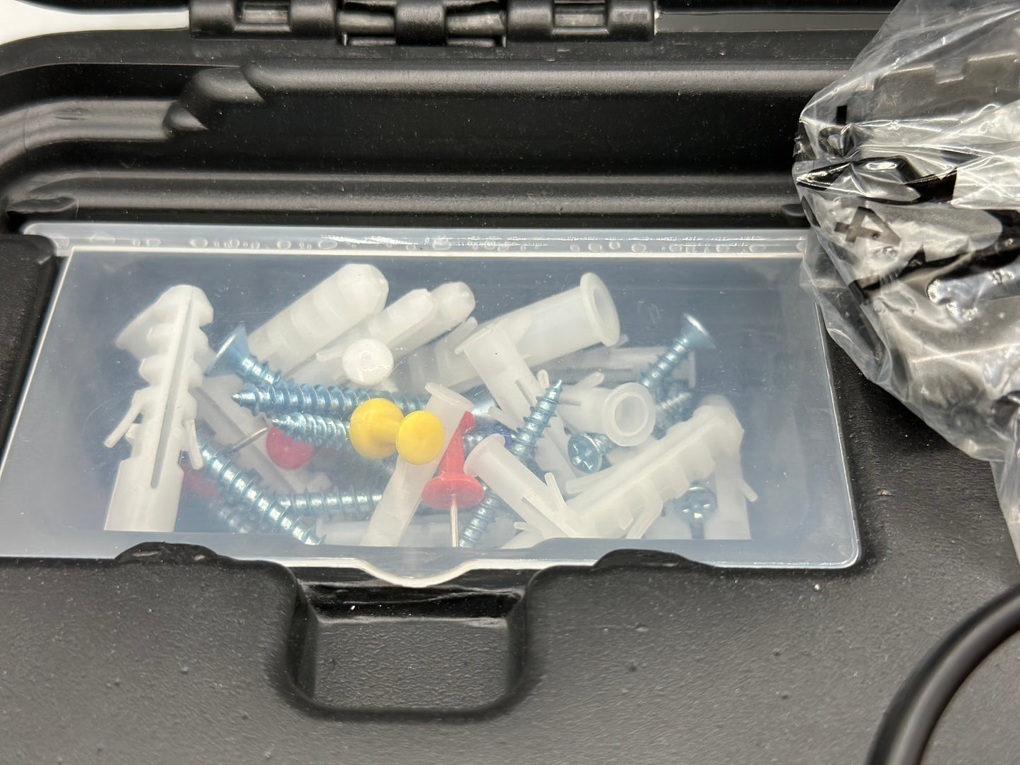 Visseuse sans fil TECCPO 18 V, 45 Nm, 2 batteries 2000 mAh et 105 accessoires, chargeur rapide, 21 + 3 niveaux de couple, 2 vitesses, mallette à outils portable - BHD700B