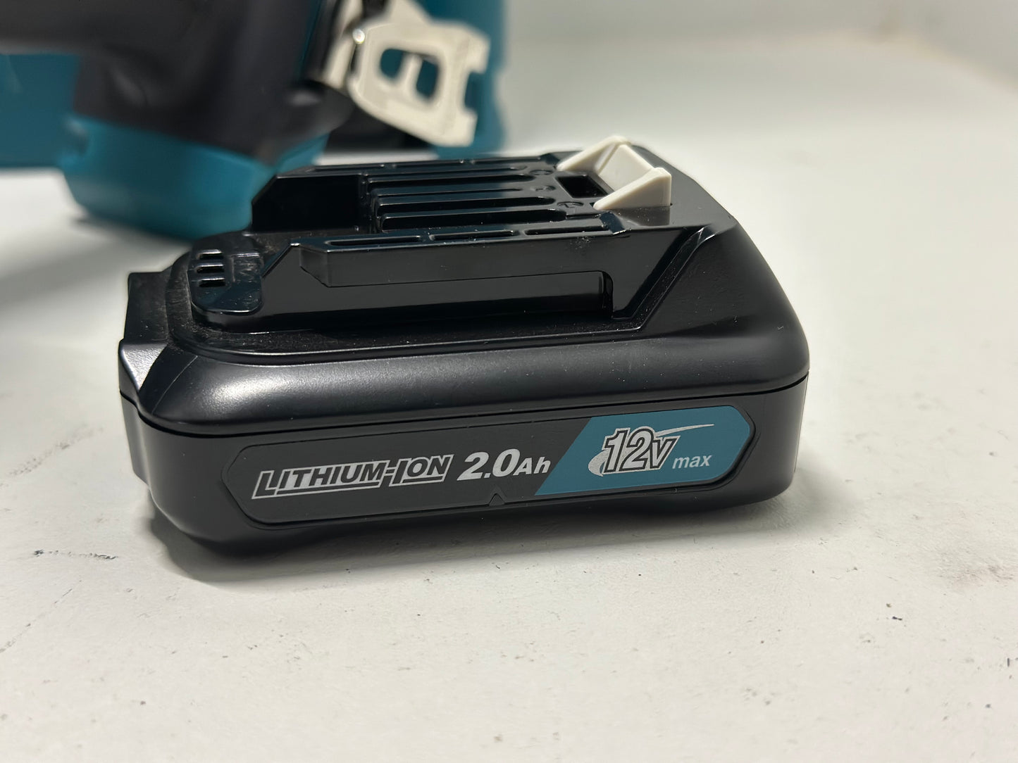 Perceuse 12V CXT Li-Ion Ø10 mm (1x2,0 Ah) dans le coffret - MAKITA DF333DWAE