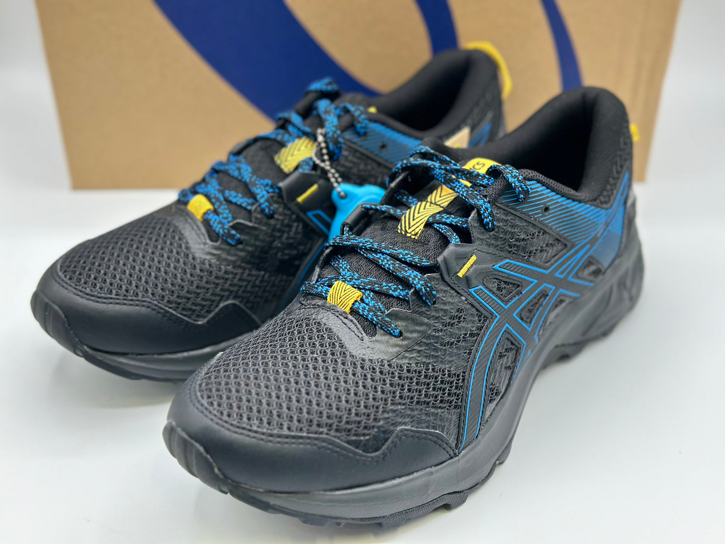 Baskets ASICS neuves et authentique tailles 41,5- 42,5