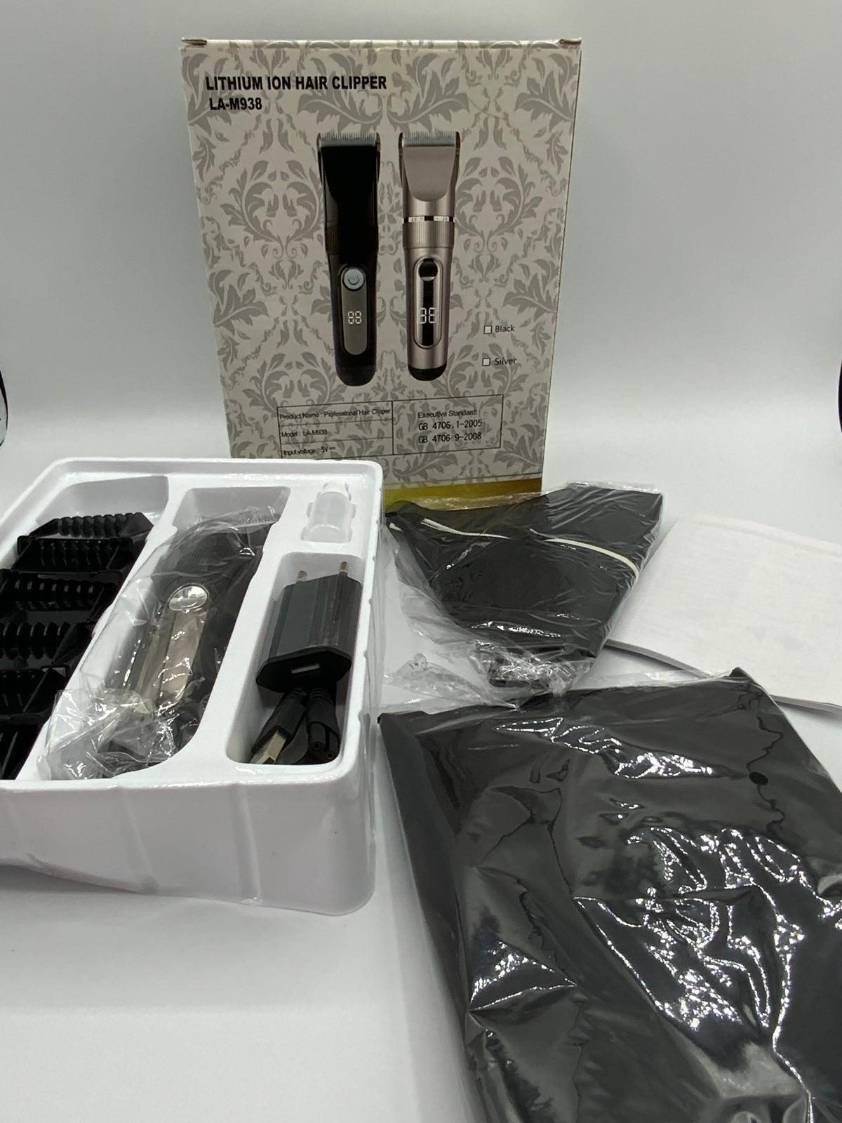 Tondeuse à Cheveux Hommes Professionnel Sans fil IPX7 Tondeuse Homme Rechargeable à 2 Niveaux de Vitesse Écran LCD et Lame Céramique avec 2 peignes à favoris et 4 Peigne 3/6/9/12 mm