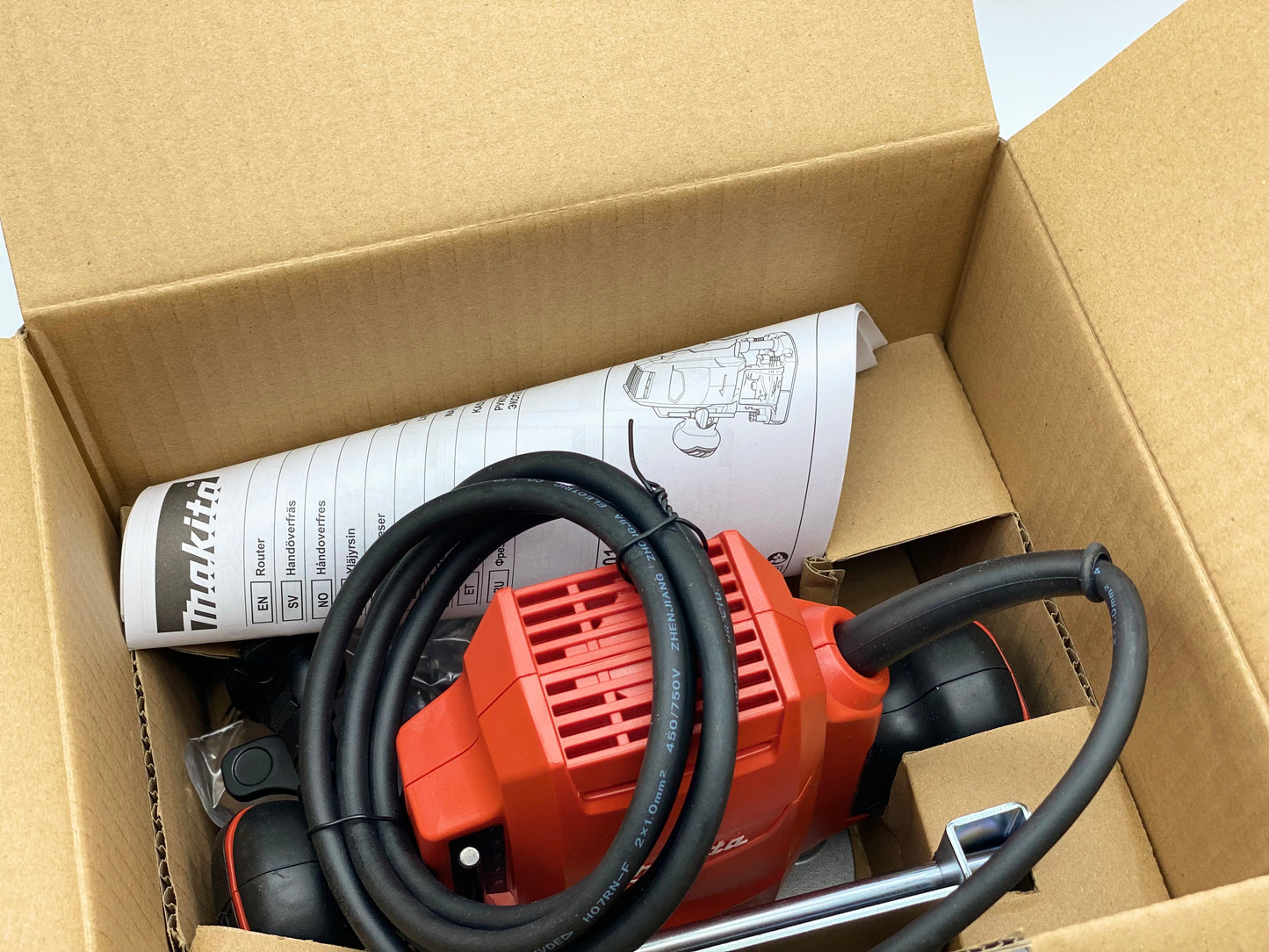 Défonceuse Routeur 900 W Orange et noir Makita