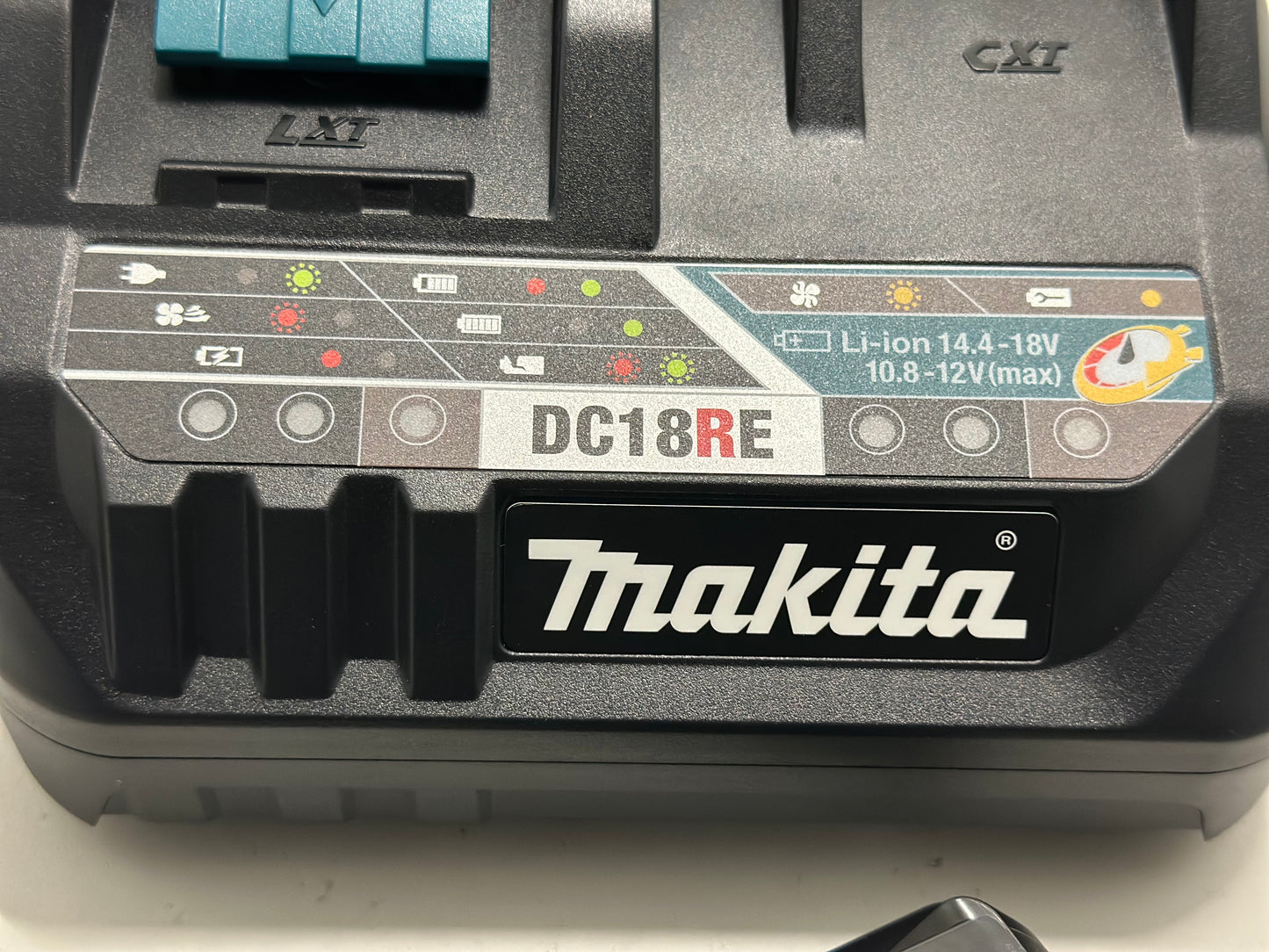 Perceuse 12V CXT Li-Ion Ø10 mm (1x2,0 Ah) dans le coffret - MAKITA DF333DWAE