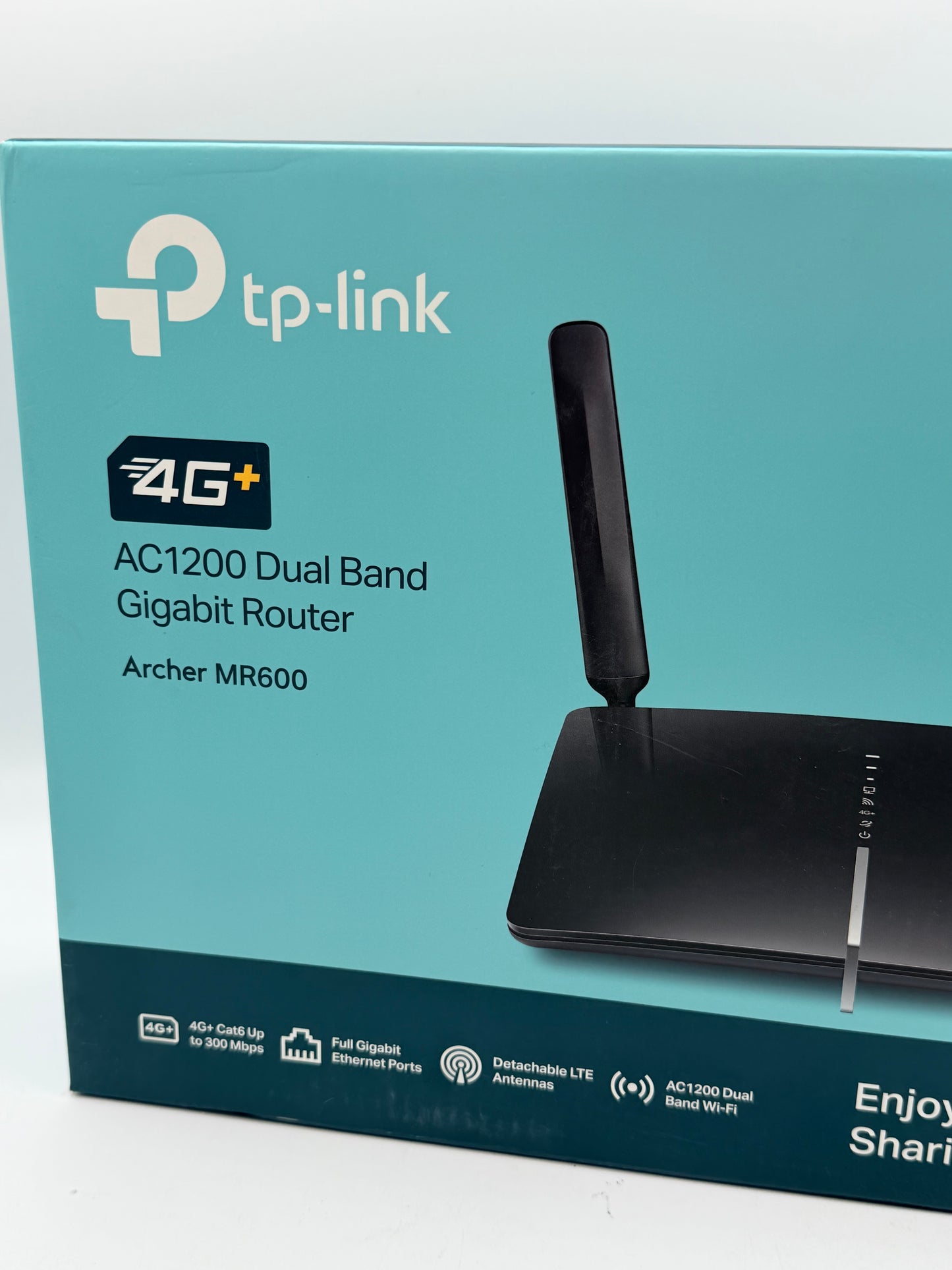 TP-LINK Archer MR600 AC1200 4G+ Cat6 Mobile Wi-Fi Router Dual Band, 4G/3G Network SIM Slot Unlocked, No Configuration required, Support Guest Network & Parental Control, UK Plug
