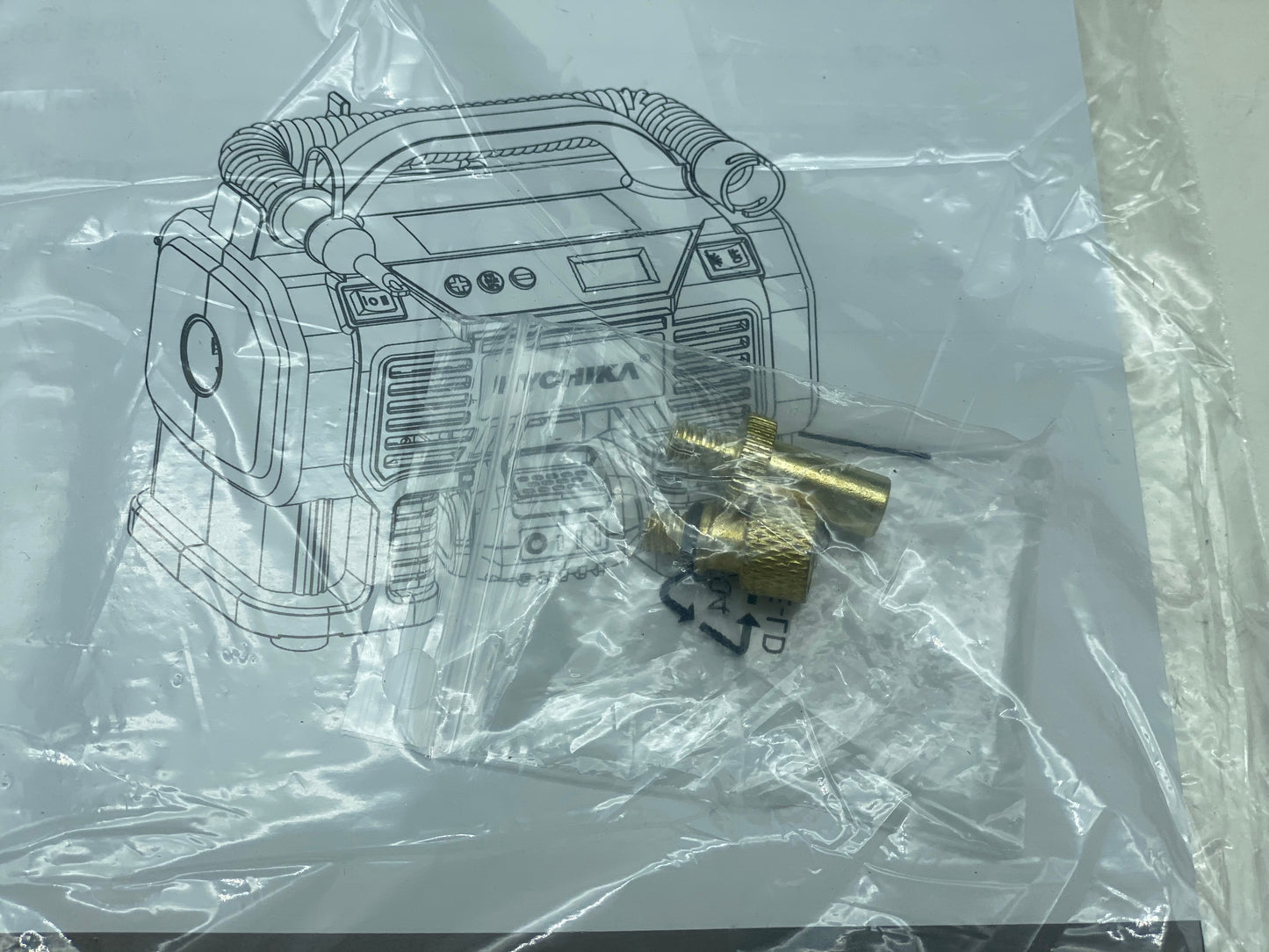 Compresseur d'air Portatif 18V HYCHIKA, Alimenté par 2A Batterie/Allume Cigare 2x2ah + chargeur neuf