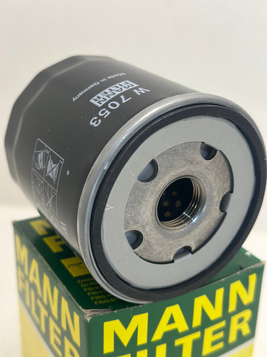 MANN-FILTER W 7053 Filtre à huile - VÉHICULE DE TOURISME + UTILITAIRES MANN-FILTER W 7053 Filtre à huile
M20x1.5, avec un clapet de non retour, Filtre vissé