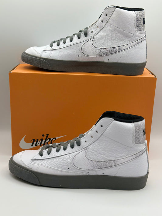 Nike Homme SB Zoom Blazer Mid Chaussures de Skateboard, Dark Wine Black