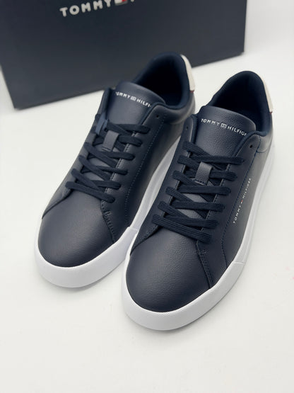 Tommy Hilfiger Baskets Homme Détail Essential en Cuir, Noir (Black/Black), 43
