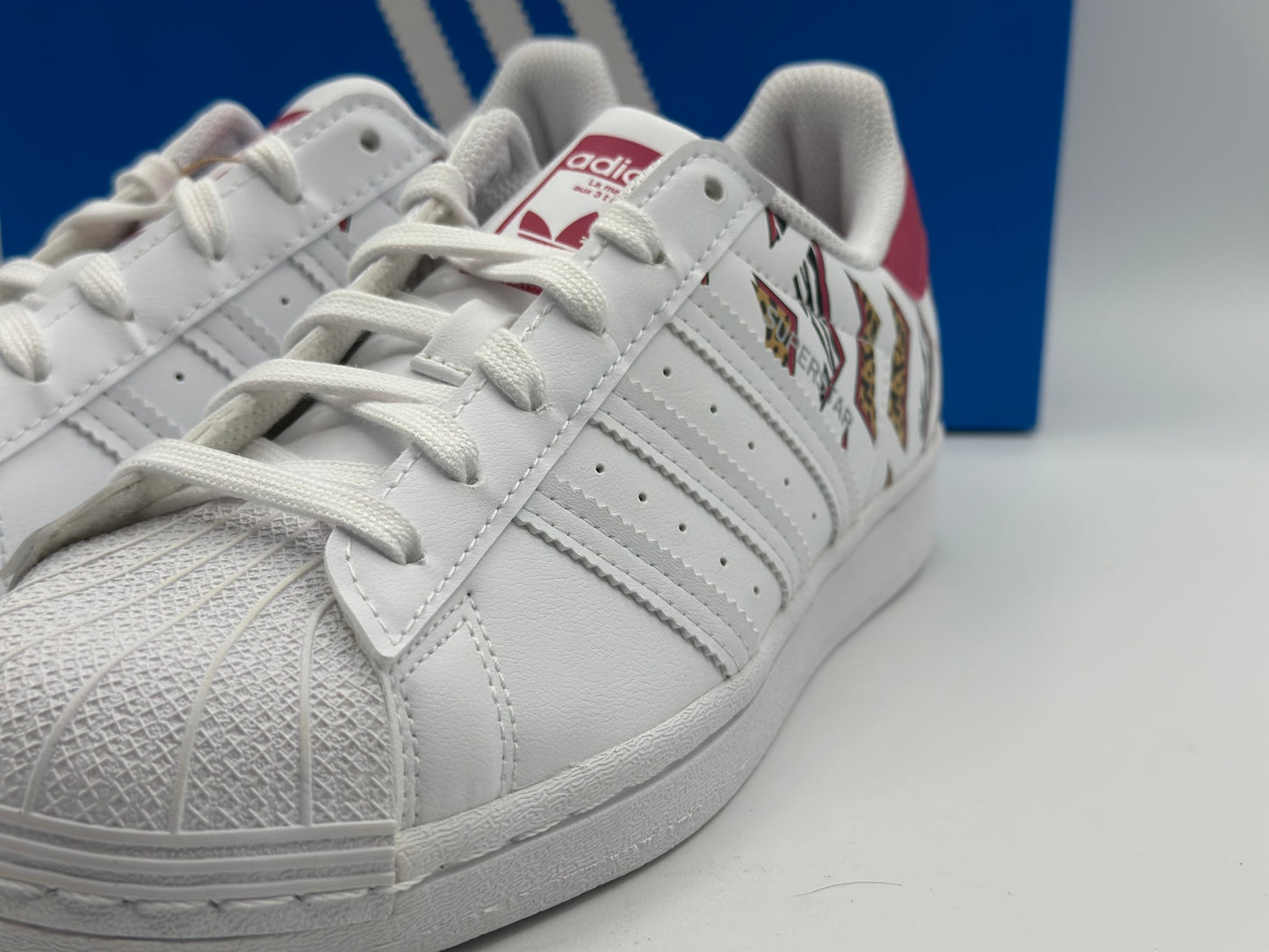 adidas
adidas Originals Superstar J « Blanc Rouge » FY2668