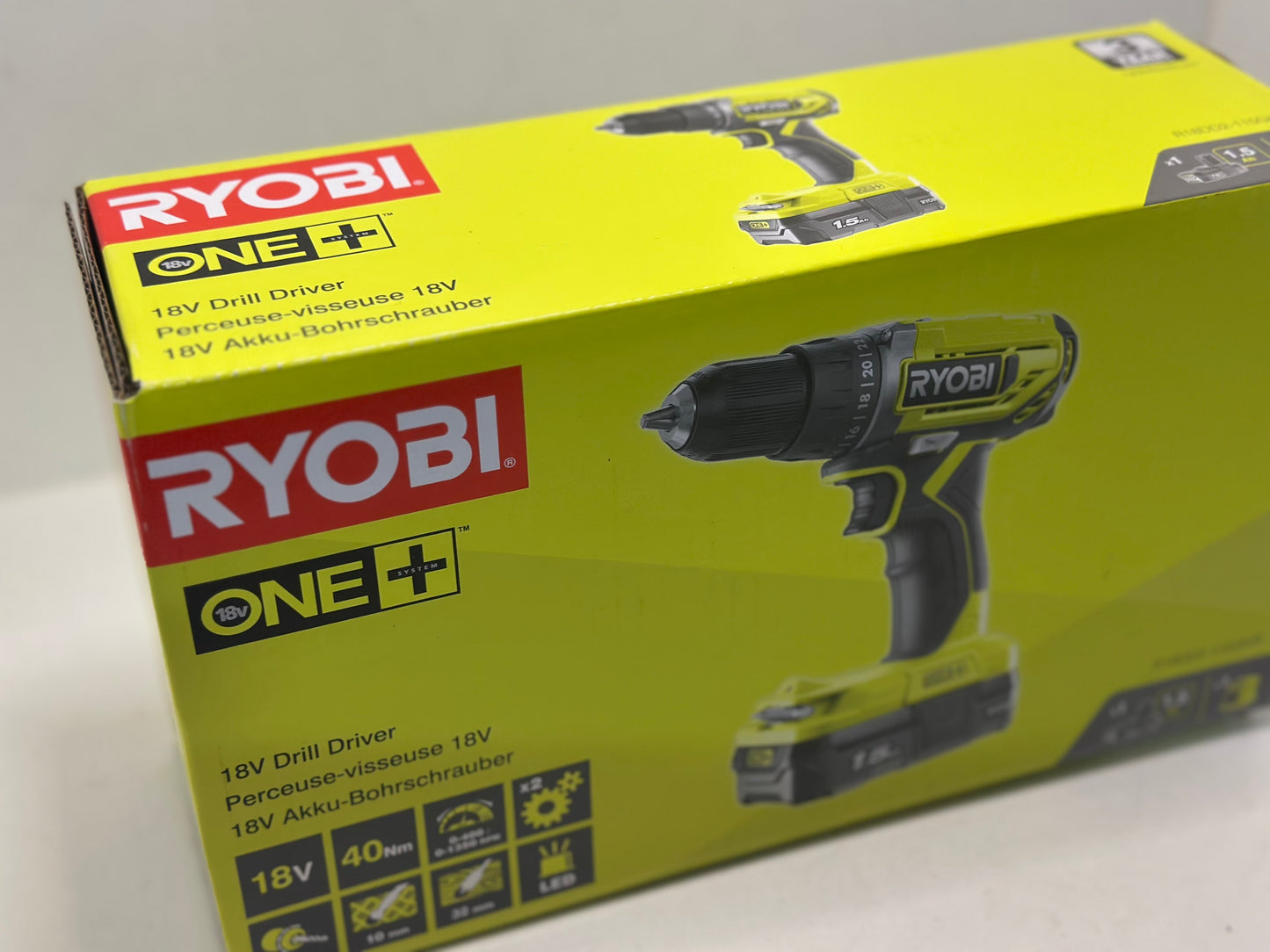 RYOBI Perceuse-visseuse sans fil 18V 50Nm Mandrin 13mm + 1 batterie + chargeur rapide + sac de transport + coffret de vissage