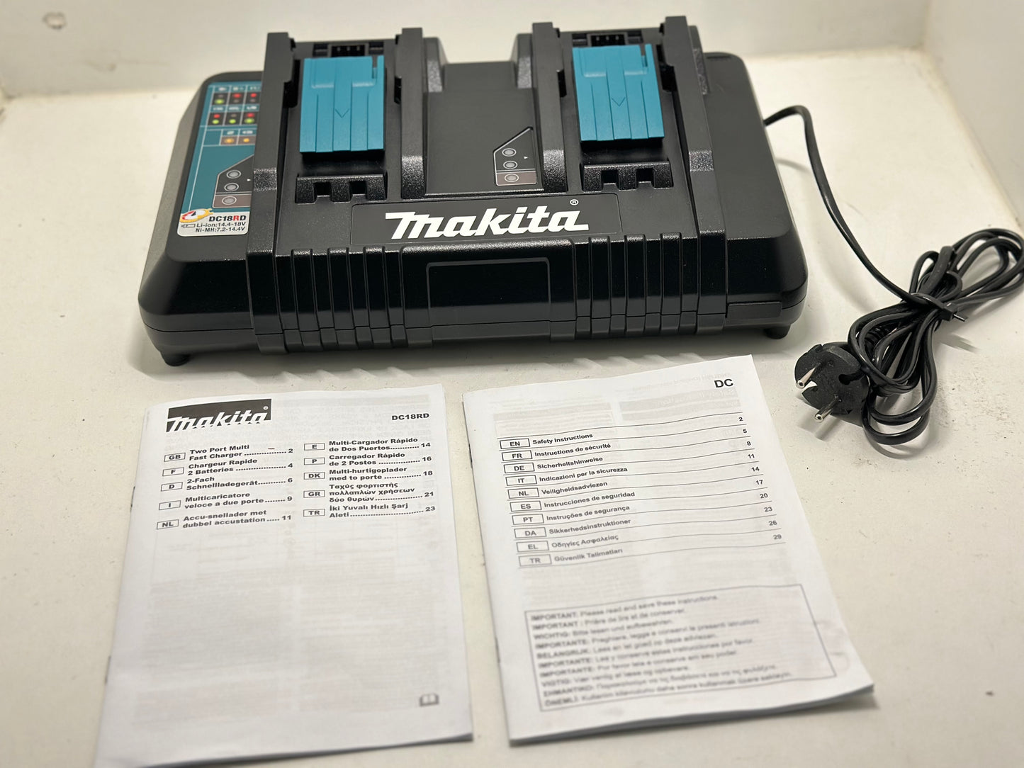 Chargeur rapide pour 2 batteries Li-Ion 14,4 à 18 V - MAKITA DC18RD