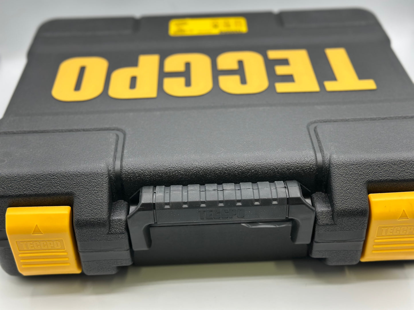 Visseuse sans fil TECCPO 18 V, 45 Nm, 2 batteries 2000 mAh et 105 accessoires, chargeur rapide, 21 + 3 niveaux de couple, 2 vitesses, mallette à outils portable - BHD700B