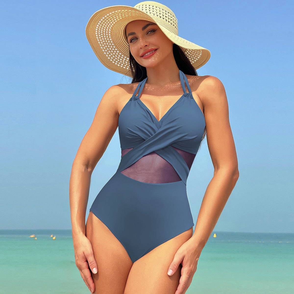 Maillot de Bain "Éclipse" One-Piece – Col Licou, Design Maille & Sangles Croisées