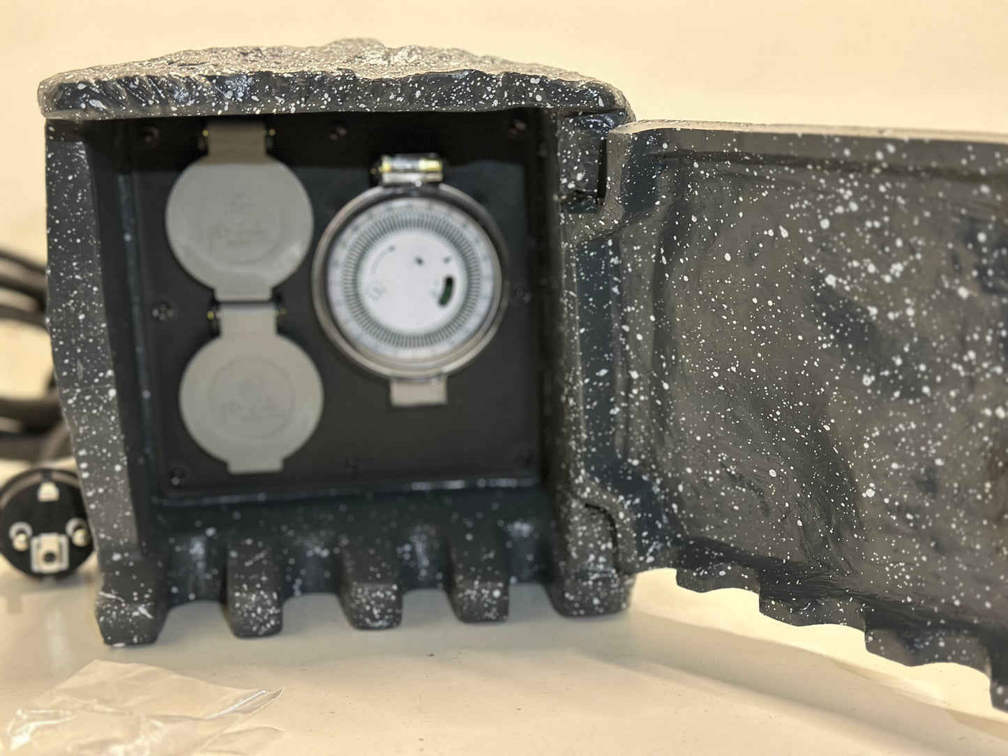 Prise Exterieure Etanche décoratif, 4 Prises 10A/2500W, ou 2 prises +prorgammateur ou Bluetooth