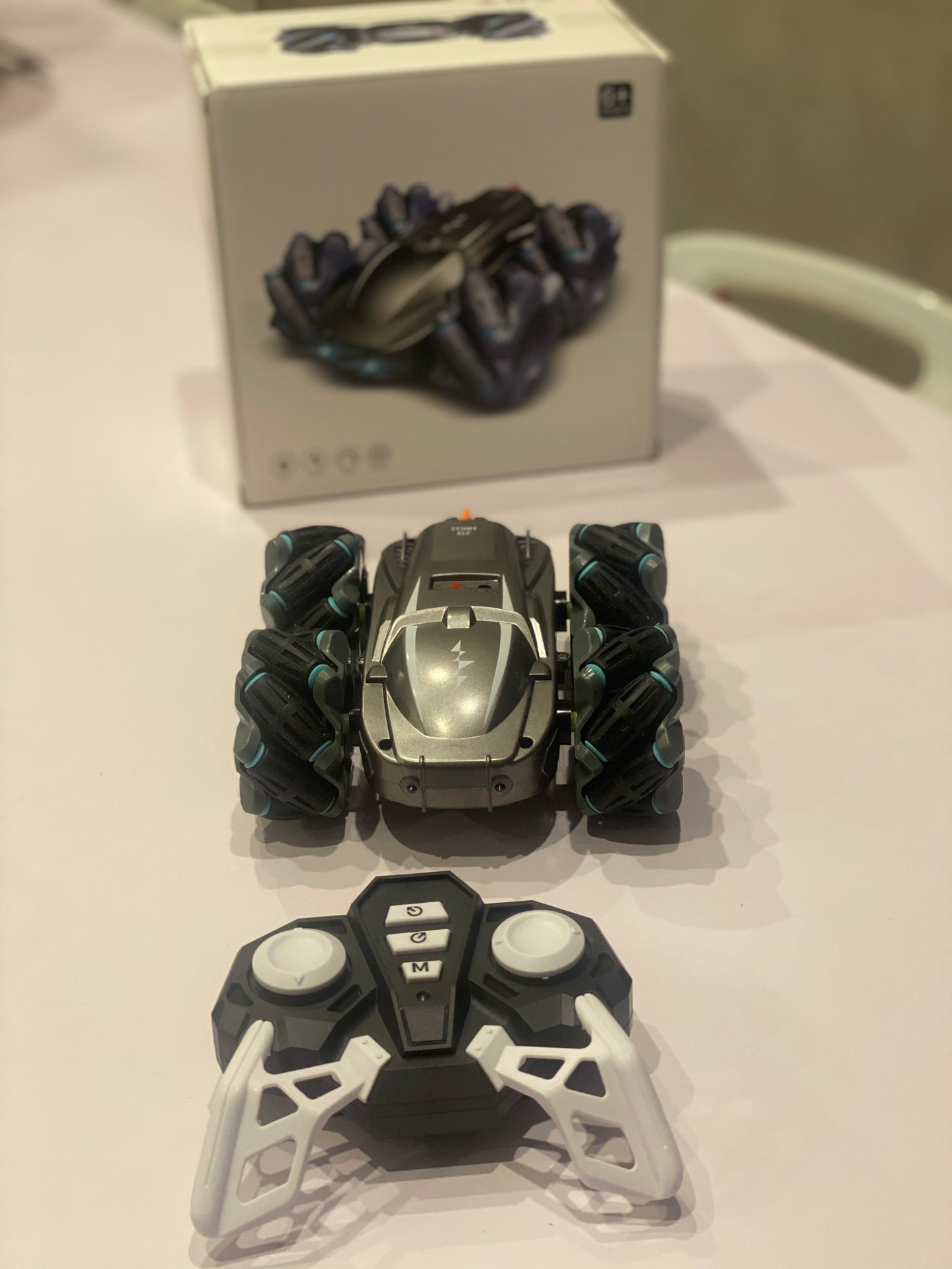 Double Face Stunt Drift Car 2.4Ghz Double Face Stunt Drift RC Car 360 ° Rotation Télécommande Stunt Drift Car 500mAh En Stock ABI