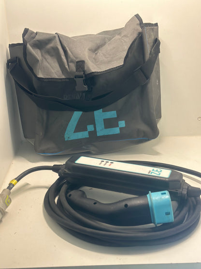 CÂBLE DE RECHARGE SUR PRISE DOMESTIQUE T2-E/F MONOPHASÉ 10A RENAULT (très bon État ) d’origine Renault