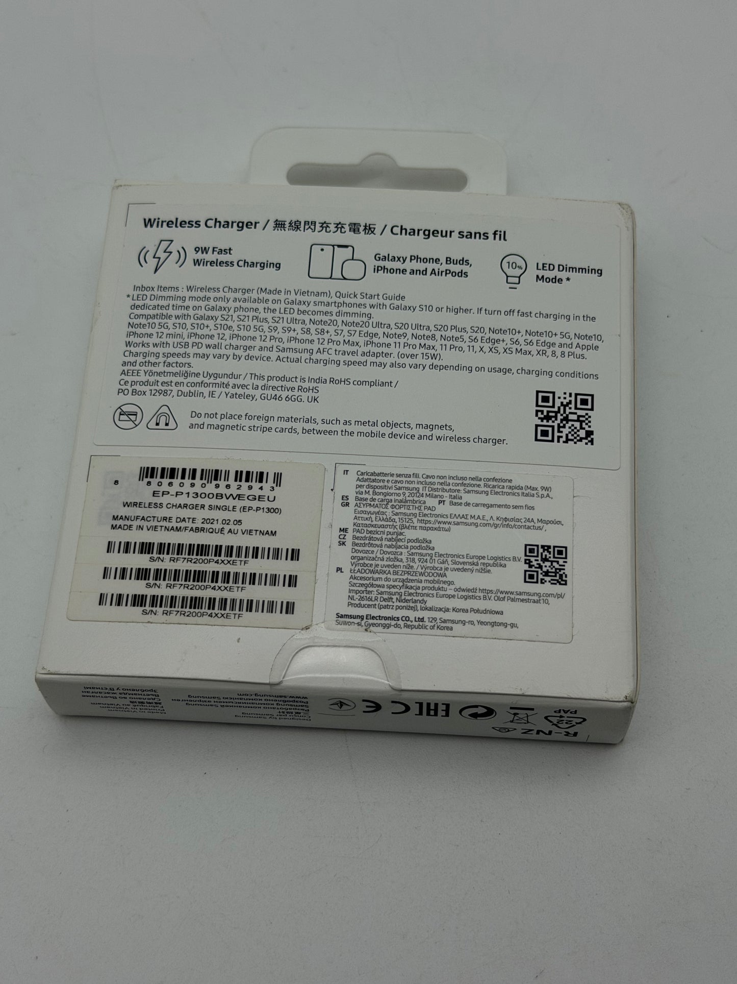 Samsung ﻿Wireless Charger Pad - Chargeur sans fil - Avec adaptateur et câble de charge - 15 Watt - Blanc