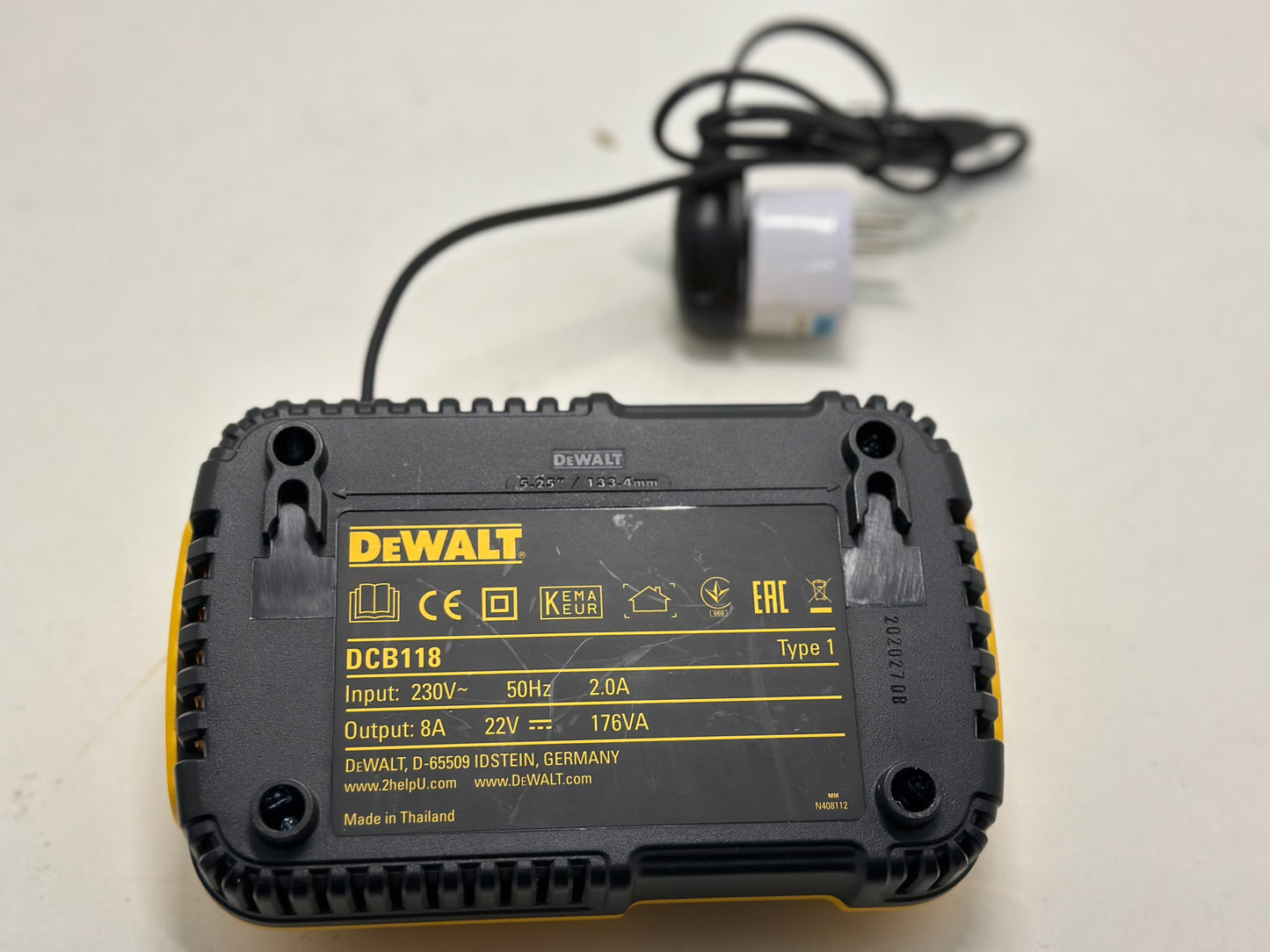 DEWALT - Chargeur Rapide XR FLEXVOLT: 54V - 18V Jaune