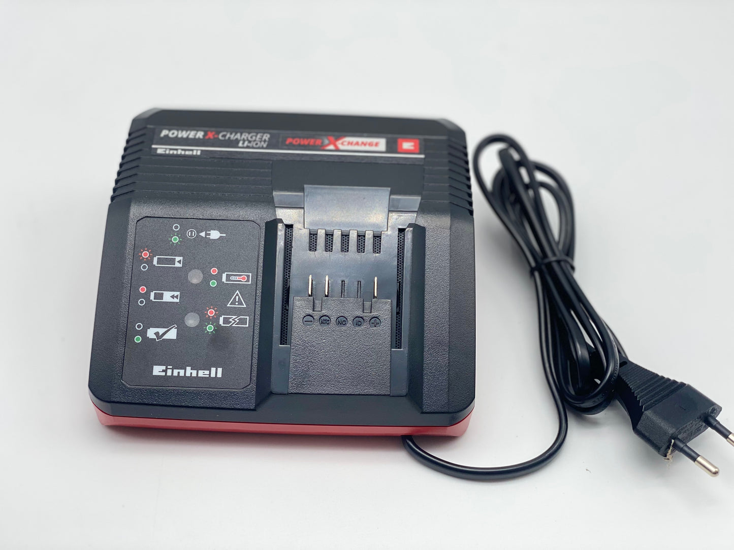 Chargeur 18v rapide 30 mins compatible avec toutes les batteries de 18v de EINHELL neuf