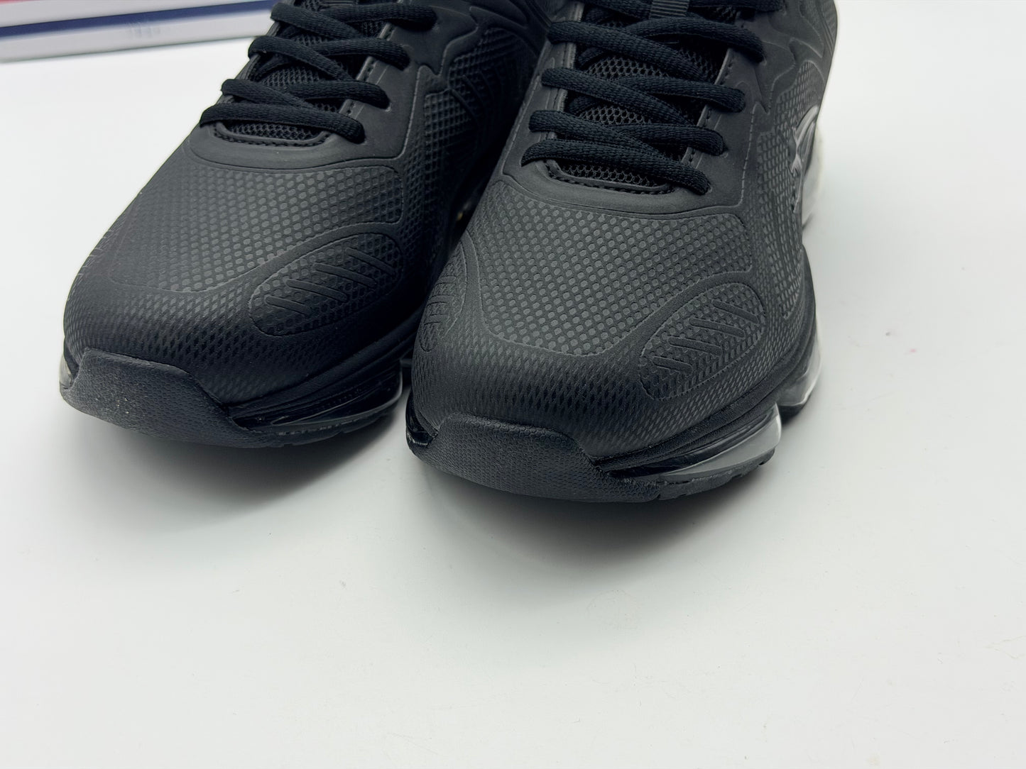 Baskets NOIR Homme motif Uni Lacets AIRNESS