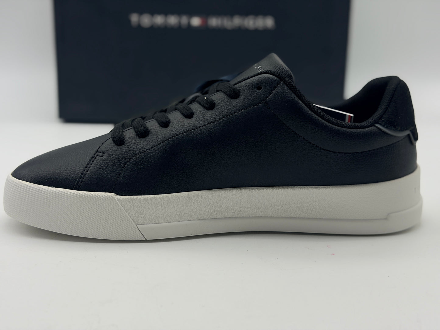 TOMMY HILFIGER
Baskets Court Leather Detail Essential Black