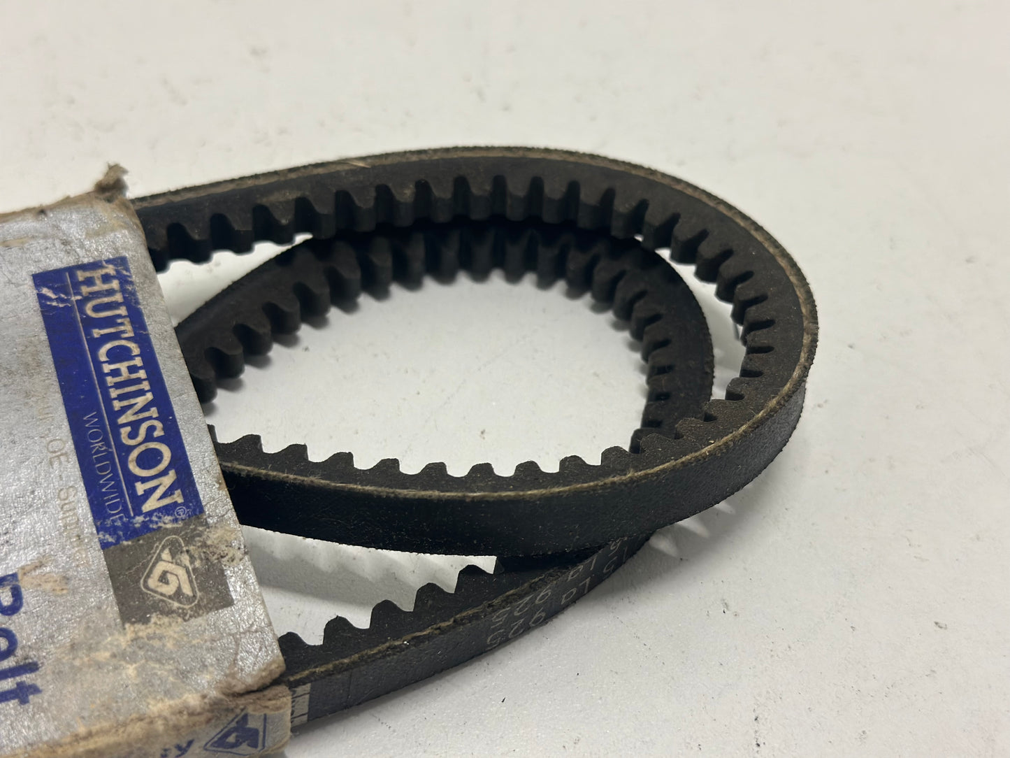 HUTCHINSON AV 10 La 925 Courroie trapézoïdale
Largeur: 10,0mm, Longueur: 925mm