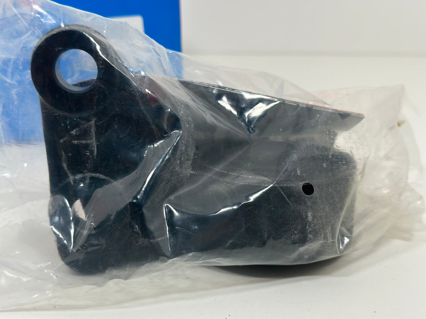 QUINTON HAZELL EMS8221 Suspension, bras de liaison
Support métal-caoutchouc, pour bras oscillant transversal
Réf.: EMS8221
EAN: 5050438050455 pour MG, ROVER