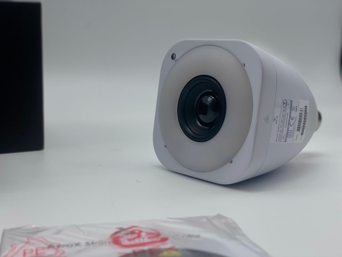 Ampoule WiFi AwoX StriimLIGHT avec haut parleur intégrée