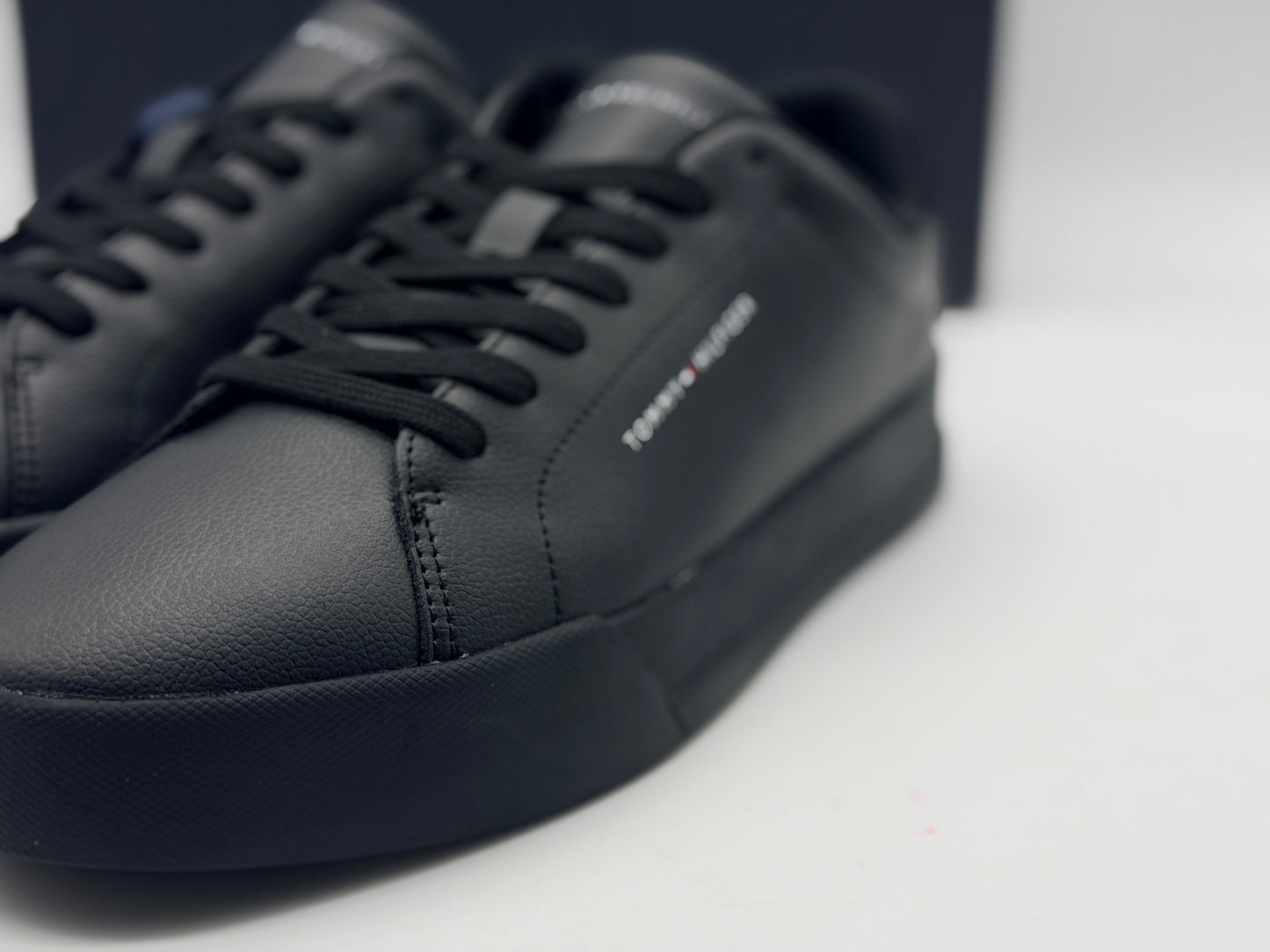 Tommy Hilfiger
TH COURT GRAIN ESS - Baskets basses - black