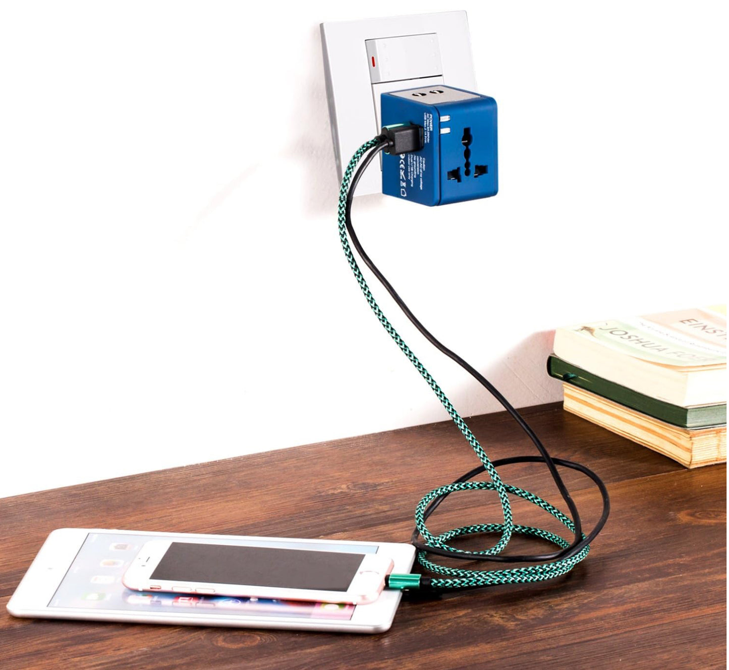 Adaptateur de voyage, adaptateur secteur universel mondial tout en un Chargeur mural international pour téléphone portable et Pc portable, avec double port de charge USB pour les USA, Europe, Royaume Uni, Australie (Bleu)