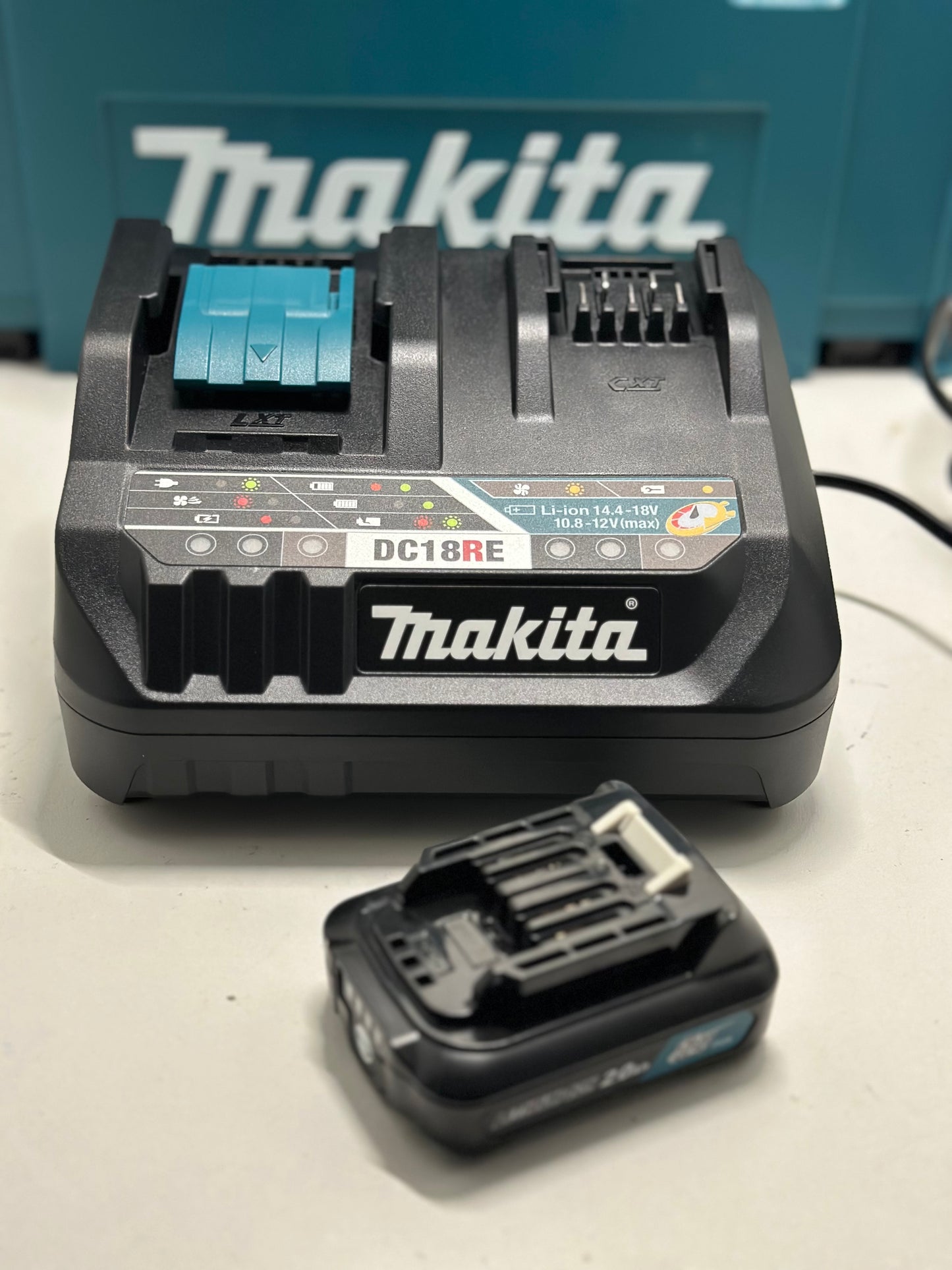 Perceuse 12V CXT Li-Ion Ø10 mm (1x2,0 Ah) dans le coffret - MAKITA DF333DWAE