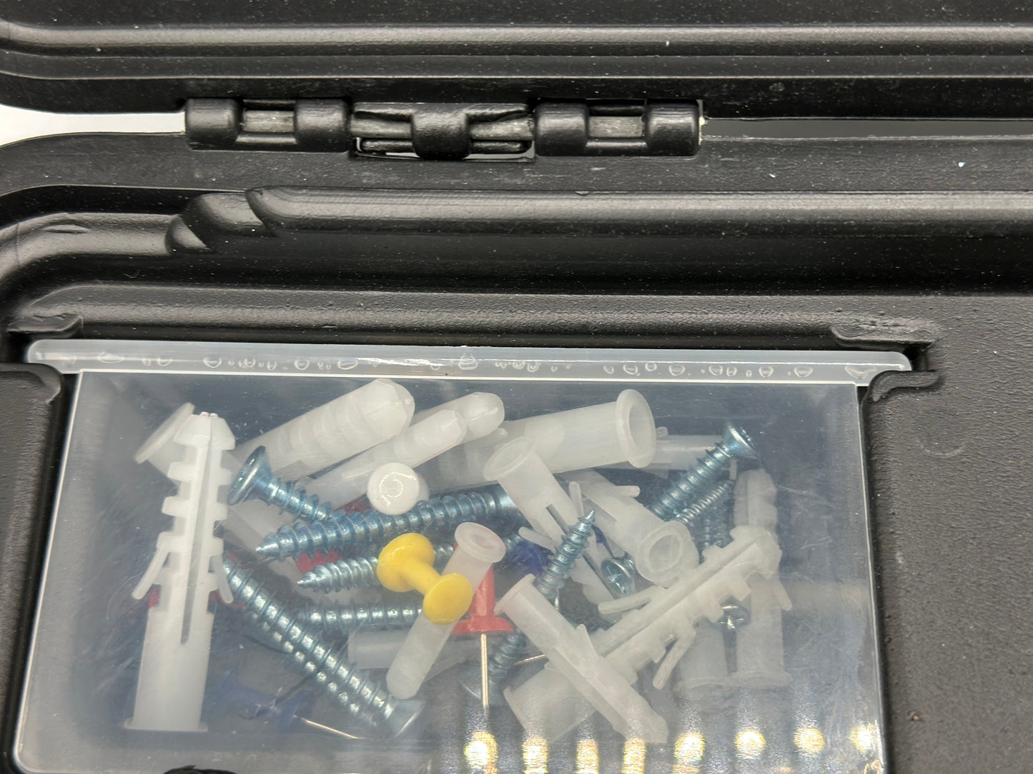 Visseuse sans fil TECCPO 18 V, 45 Nm, 2 batteries 2000 mAh et 105 accessoires, chargeur rapide, 21 + 3 niveaux de couple, 2 vitesses, mallette à outils portable - BHD700B