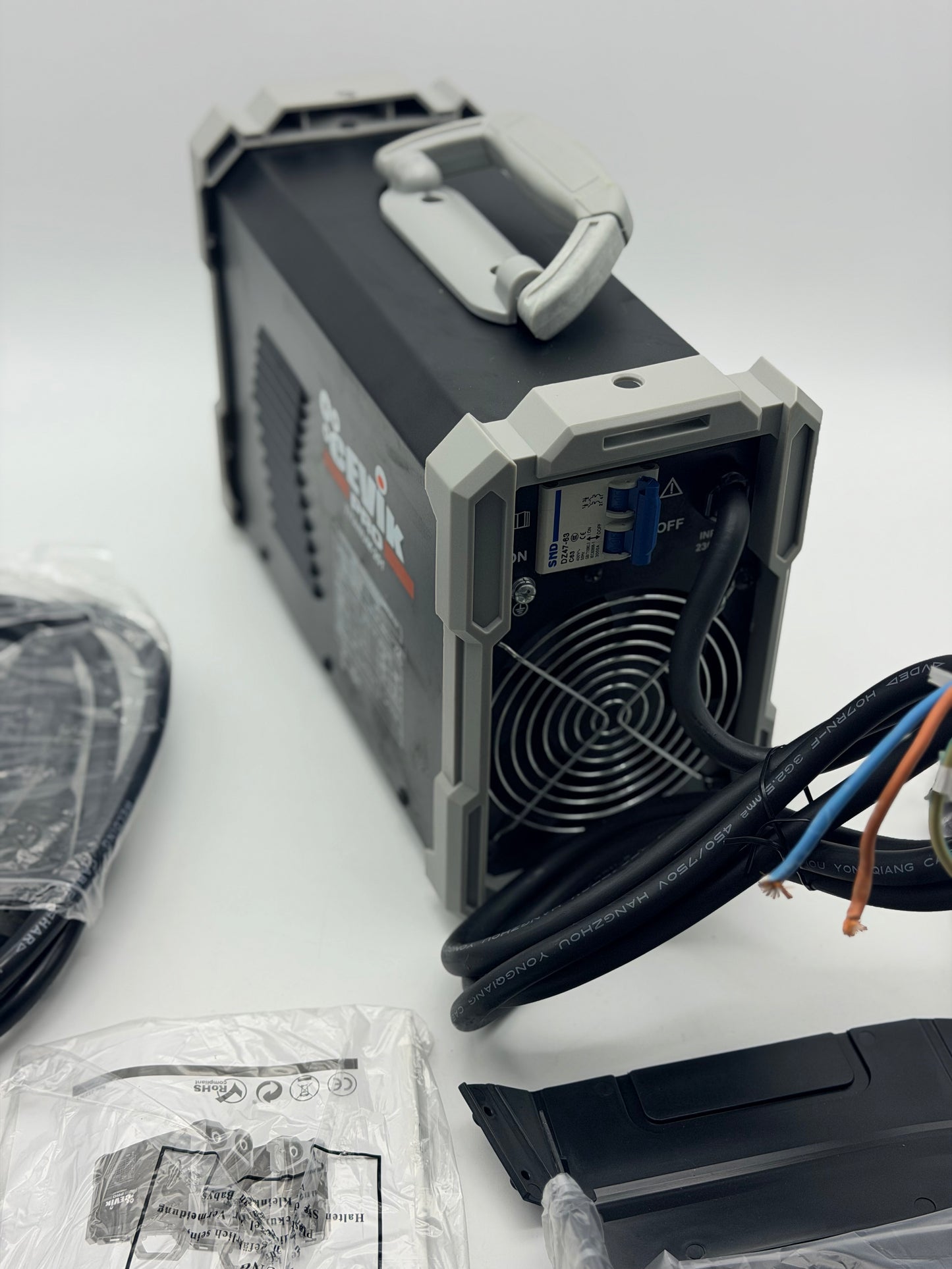 Poste a soudés Cevik Pro CE TITANIUM201 Equipement de Soudage Inverter MMA 200A Professionnel