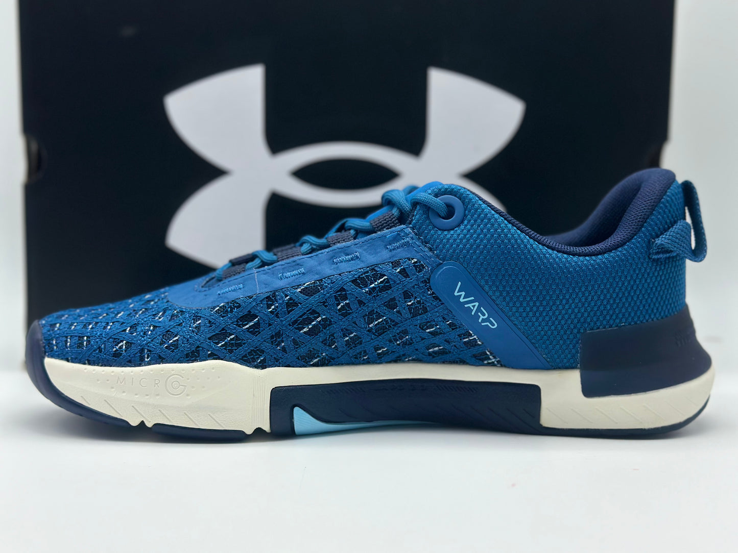 Chaussure de training UA TriBase pour homme neuves et authentique taille 43