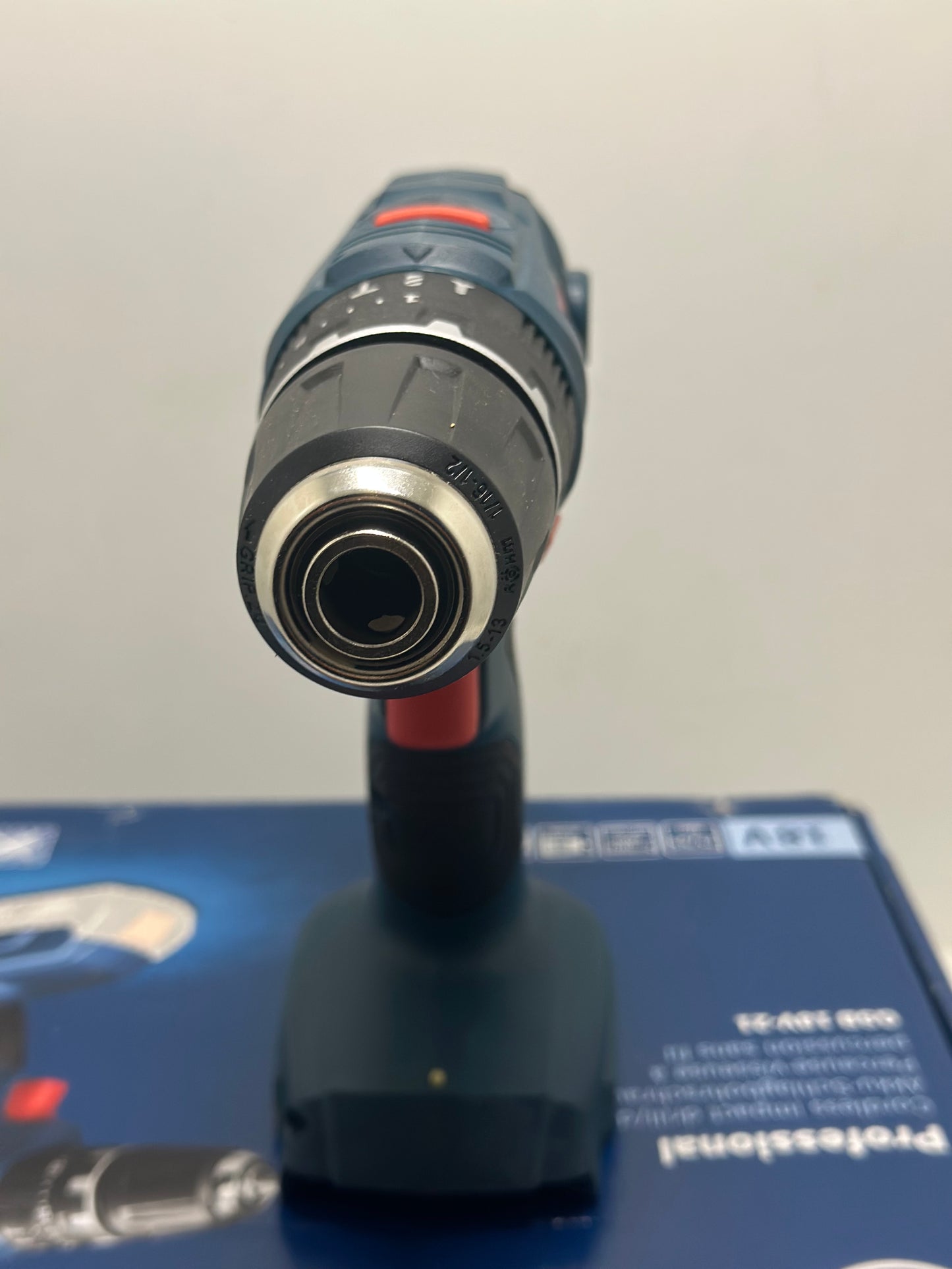 Bosch Professional 18V System perceuse-visseuse à percussion sans-fil GSB 18V-21 (couple maxi 55 Nm, sans batterie ni chargeur, dans carton)