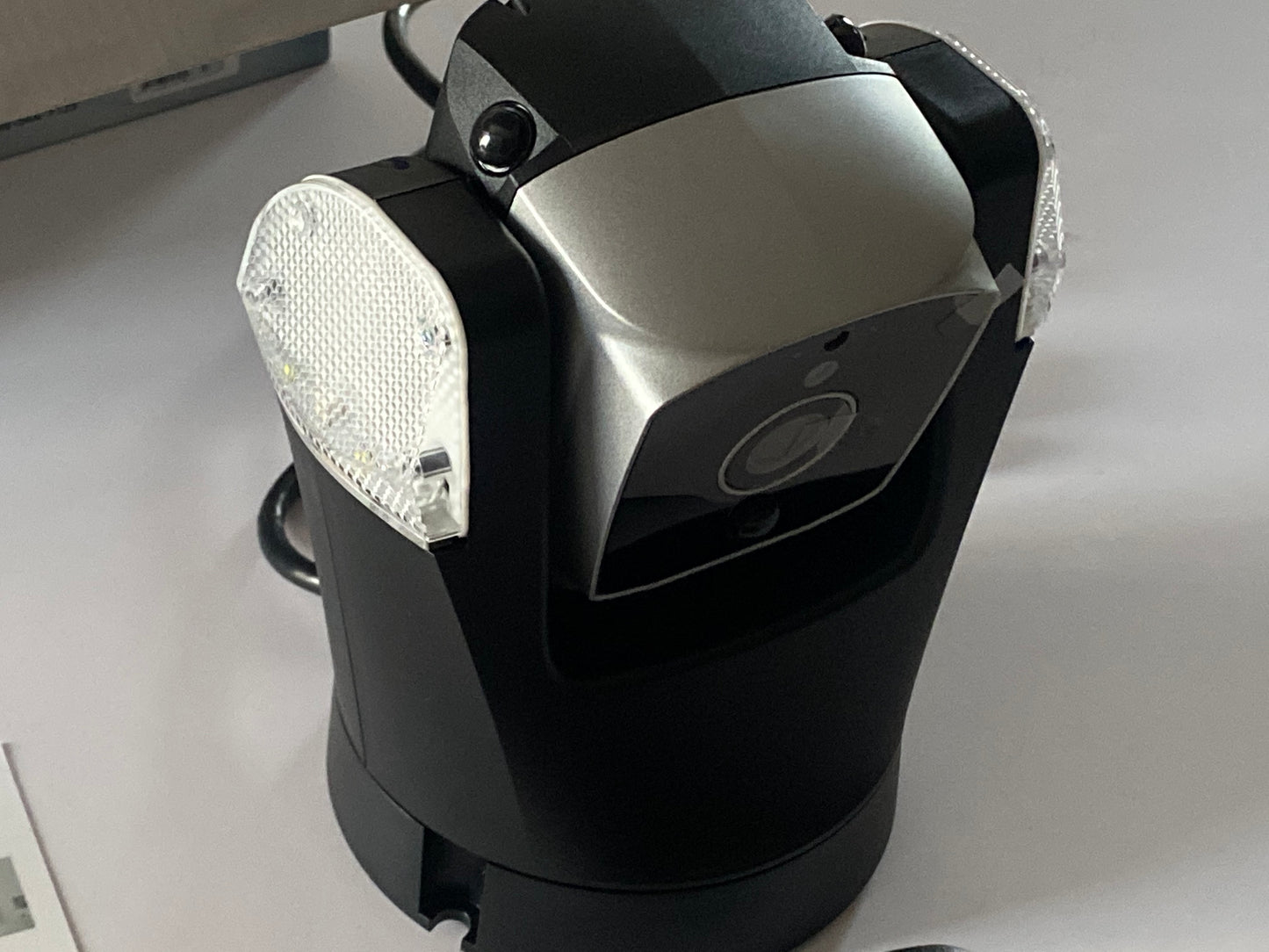 Caméra Amaryllo  Arès Pro réseau dôme extérieure full hd jour/nuit autonome sans fil détection de bruits suivi automatique