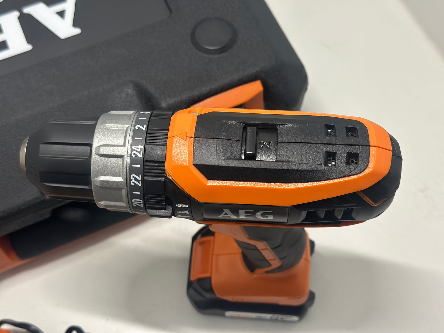 Perceuse à percussion AEG 12V tradesman Gen III BSB12G3LI-202C - 2 batterie 2,0Ah - 1 chargeur