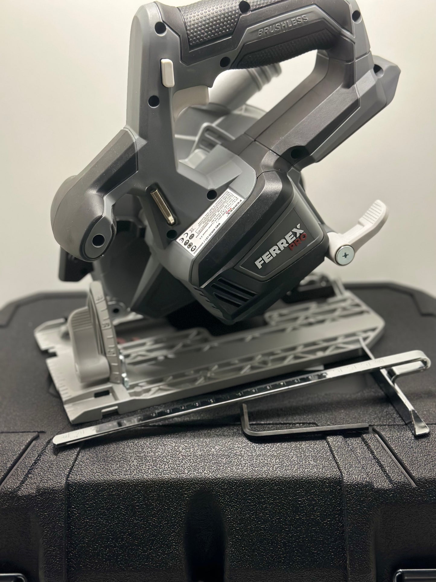 FERREX PRO
Scie circulaire sans fil 20v( machine seule )