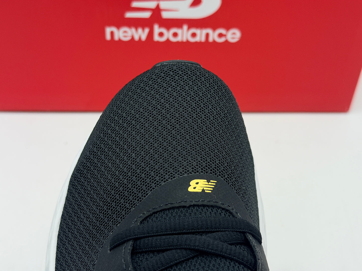New Balance 411V3 Trainers