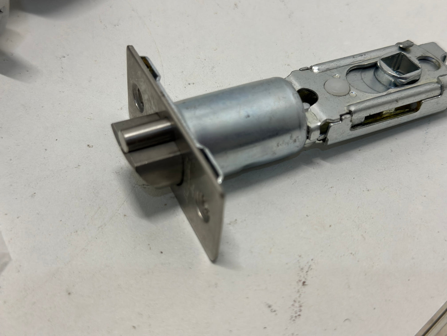 AZBE Poignée série 3500 uo/cm tesa serrure