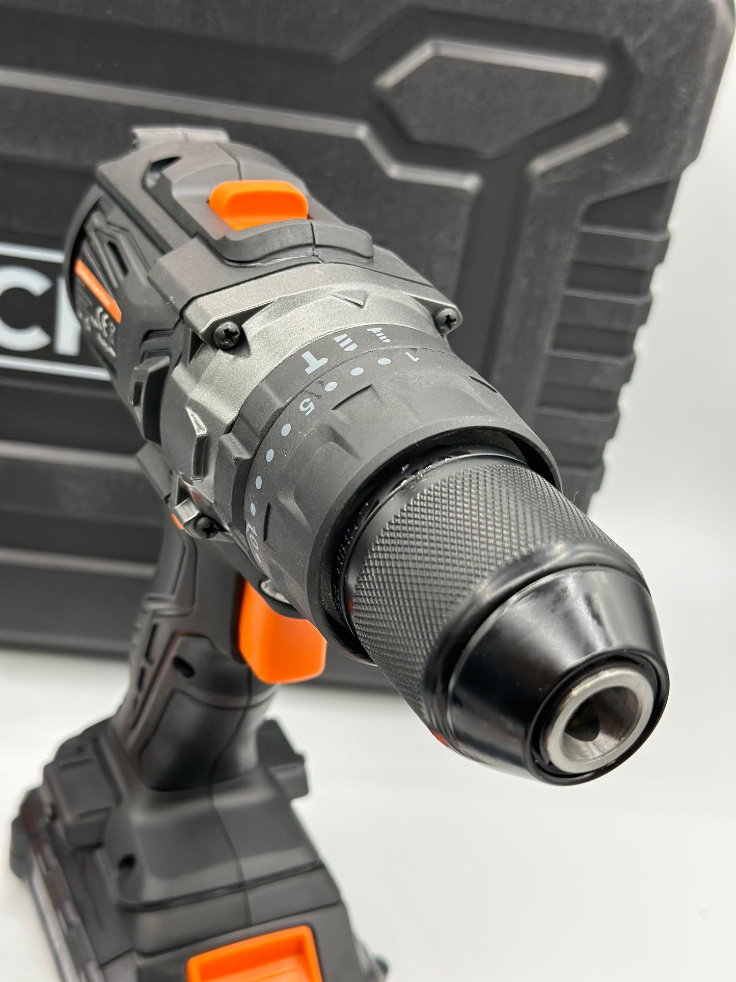 Perceuse Visseuse Sans Fil 18V, 2 Batteries Lithium-Ion 2000mAh, 2 Vitesses, Lumière Led, 43 Accessoires