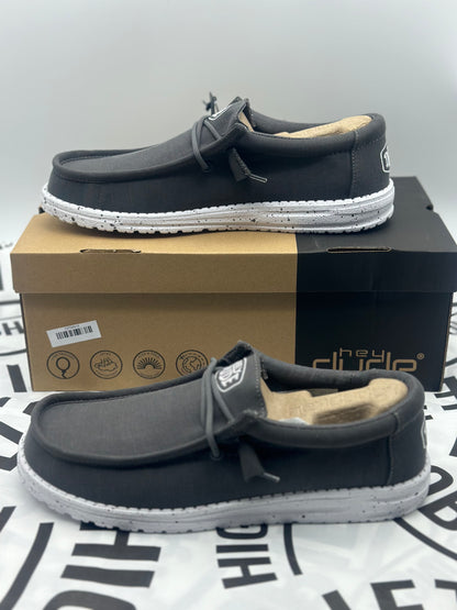 Hey Dude
Mocassins pour hommes neuves ultra légères tailles 43