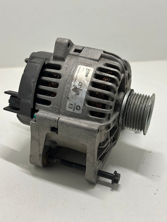 Marque: VALEO
Réf. 200087
VALEO CORE-FLEX 200087 Alternateur Voltage [v]: 14 V | Courant de charge de l'alternateur (a): 110 A