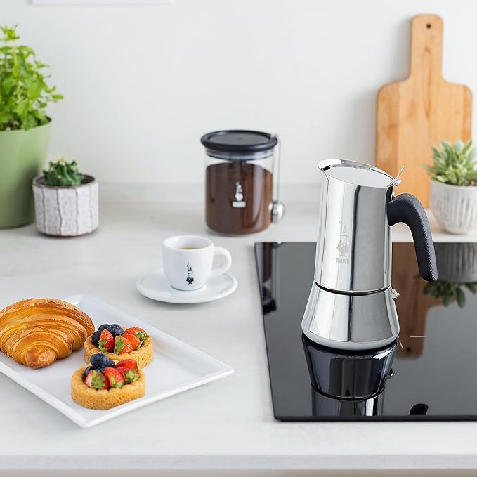 Bialetti - Nouvelle cafetière expresso Venus Induction, Plaque de cuisson en acier inoxydable, Adaptée à toutes les sources de chaleur, 6 Tasses, Aluminium, 235ml,Argent [Classe énergétique A+]