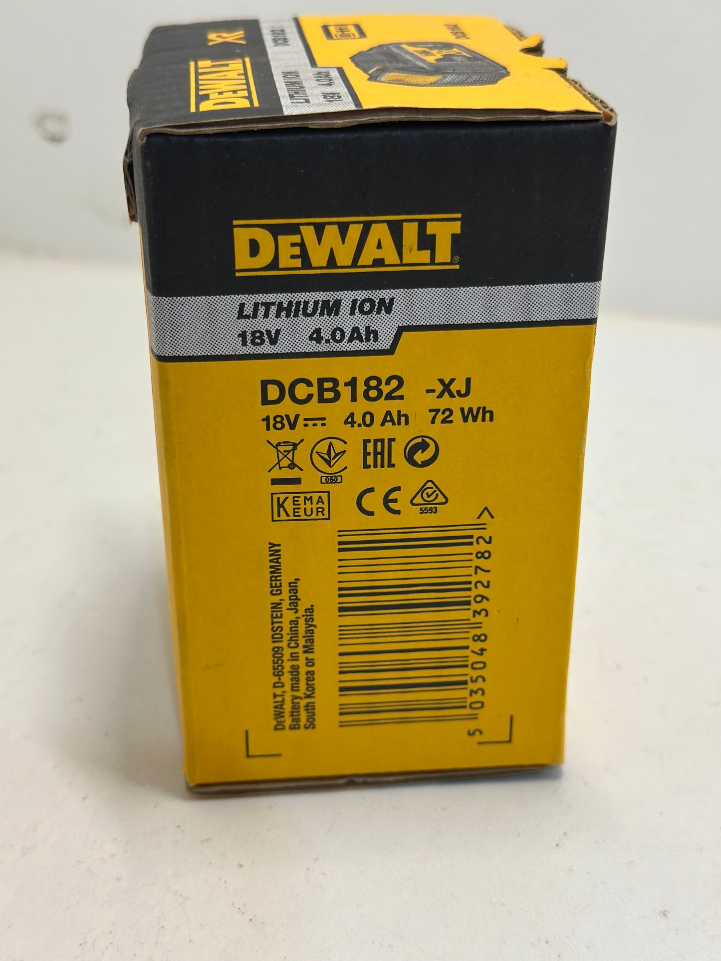 DEWALT - Batterie 4Ah XR 18V avec témoin de charge lumineux, DCB182-XJ