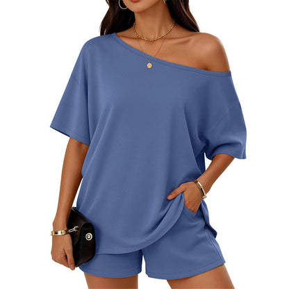 Ensemble "Serenity-Chic" – Duo T-shirt Col Incliné & Short Loungewear