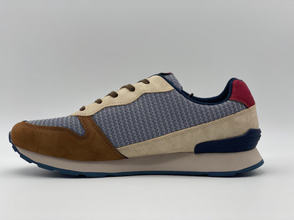 Baskets basses en mesh beige à semelle running semi-compensée à talon renforcé et lacets plats